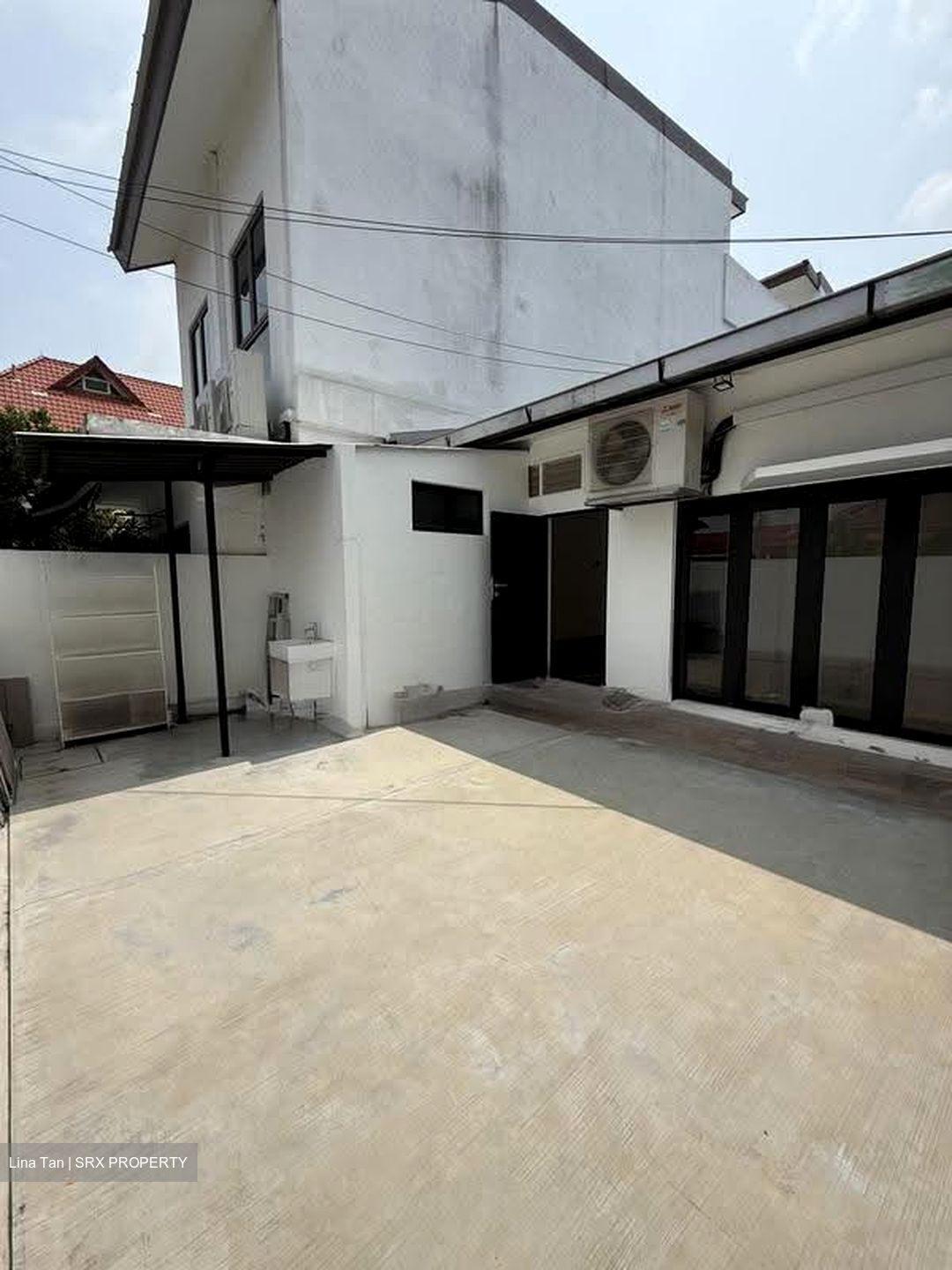 Airport Boulevard (D17), Terrace #613242821